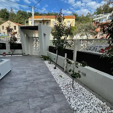 Aretousa - Center Luxury 3 * Néa Péramos