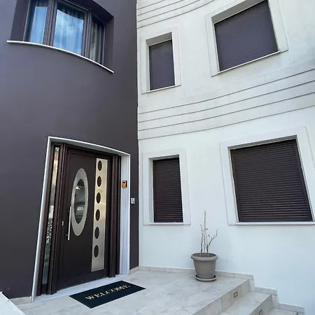 Appartamento Aretousa - Center Luxury 3 *
